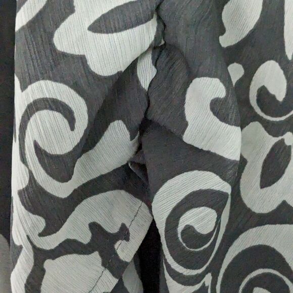 Lane Bryant Top Women 14/16 Semi-sheer Grey White Damask Print Beads Sleeveless - Picture 6 of 11